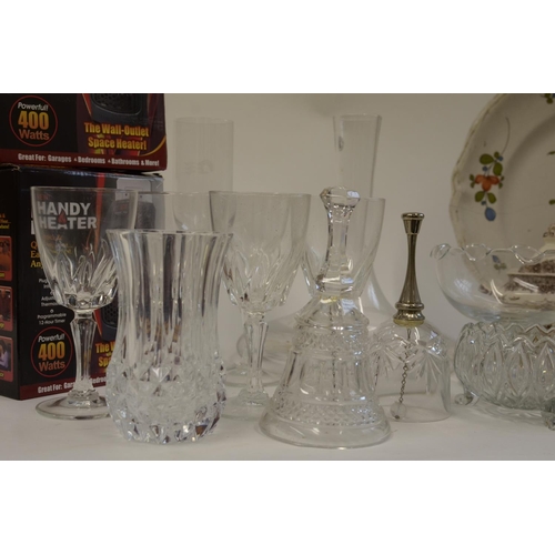 400 - 2 x Handy Heaters, Chinaware and a Box of Mixed Glass