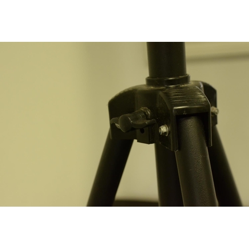 411 - An Adjustable Mannequin Tripod Stand, Fits Most Mannequin Heads