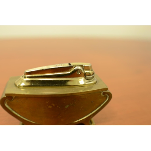 662 - Vintage Ronson Brass Desk / Table Lighter