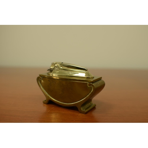 662 - Vintage Ronson Brass Desk / Table Lighter