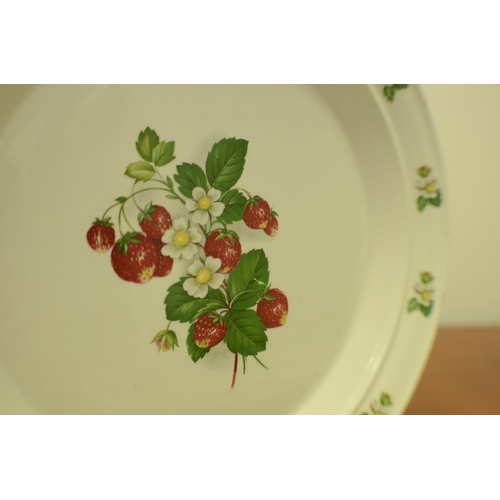 743 - Portmeirion Strawberry Serving Plate and Serving Dish