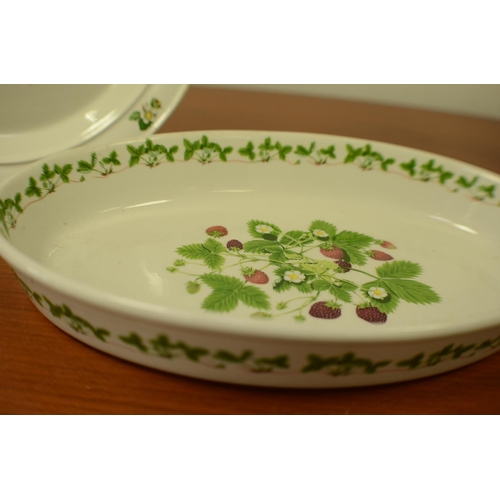 743 - Portmeirion Strawberry Serving Plate and Serving Dish