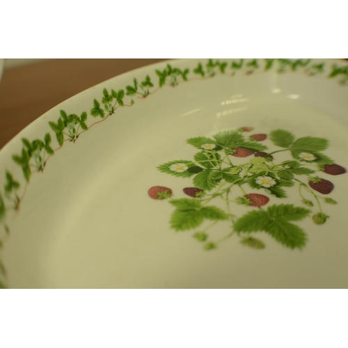 743 - Portmeirion Strawberry Serving Plate and Serving Dish