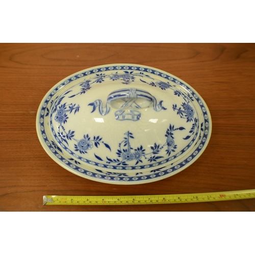 752 - Delf Serving Dish with Lid, chip on base