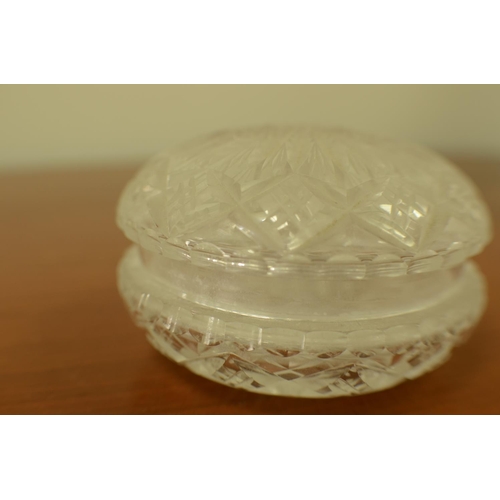 781 - 1 Crystal Sweet Bowl with Lid