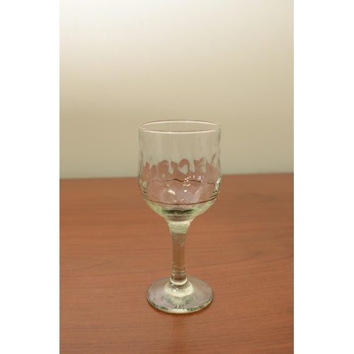 832 - 5 Pretty Wine Glasses 2, pink, 2 gold and 1 green