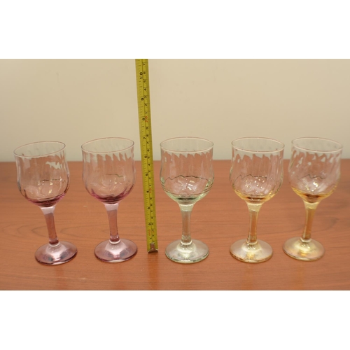 832 - 5 Pretty Wine Glasses 2, pink, 2 gold and 1 green