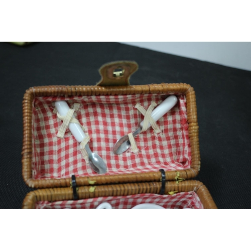 213 - Teddy Bears Picnic Basket with Tea Sett white with Bears on Including 2 spoons