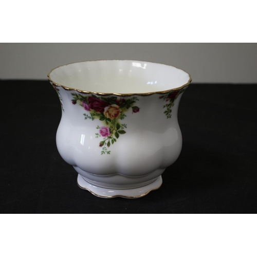 297 - Old Cottage Rose Pot Vase