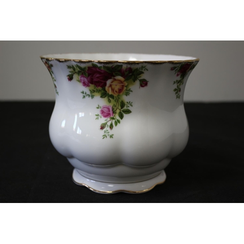 297 - Old Cottage Rose Pot Vase