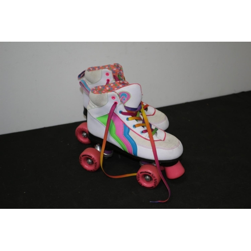 322 - Pair of Size 4 Roller Skates