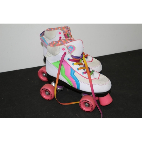 322 - Pair of Size 4 Roller Skates