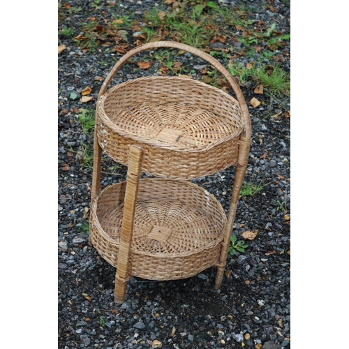 677 - Vintage Wicker Carry Basket