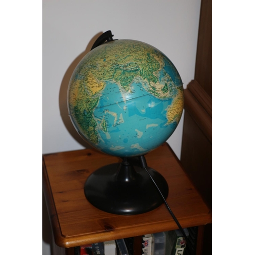 710 - Globe Light approx. 18inches tall, Working