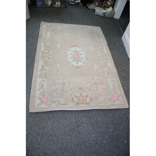 1002 - Nice Patterned Rug