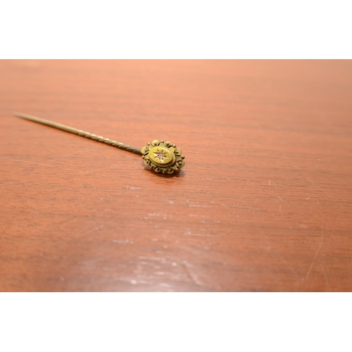 299 - A 15ct Gold Tie Pin with Diamond