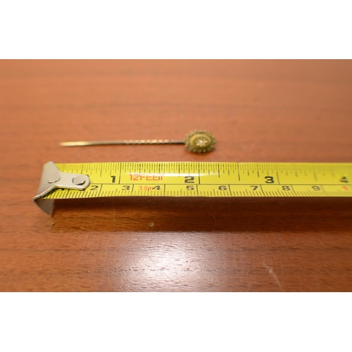 299 - A 15ct Gold Tie Pin with Diamond