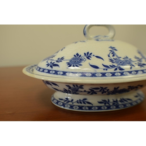 472 - Delf Serving Dish with Lid, chip on base