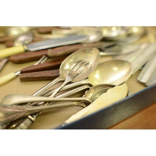 513 - An assortment of Cutlery