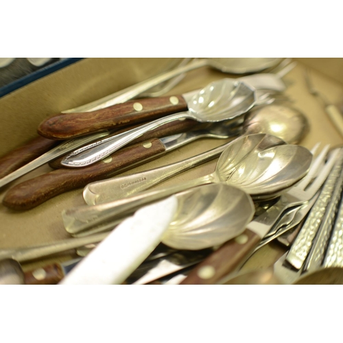 513 - An assortment of Cutlery