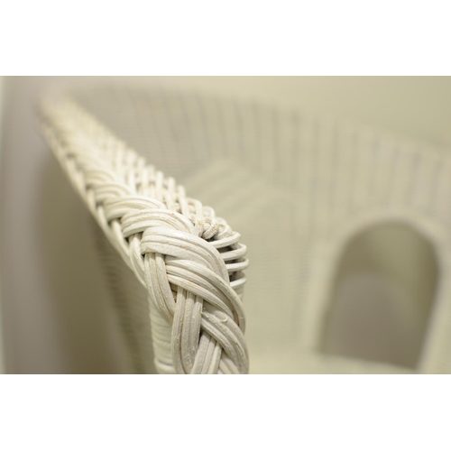 521 - 2 x White Wicker Conservatory Chairs New 73x58x50cm