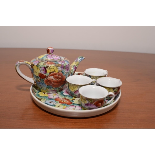 523 - Chintz Tea-set