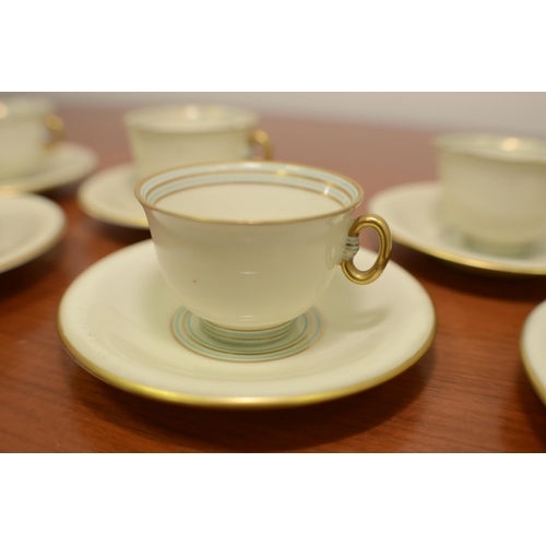 529 - set of 6 Cups and Saucers, Pirken Hammer 7220 Czechoslovaki
small chip on 1 cup and saucer