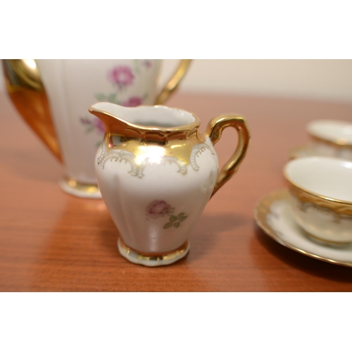 530 - Set of 6 Cups and Saucers. Milk Jug and Tea-Pot by  Salvream