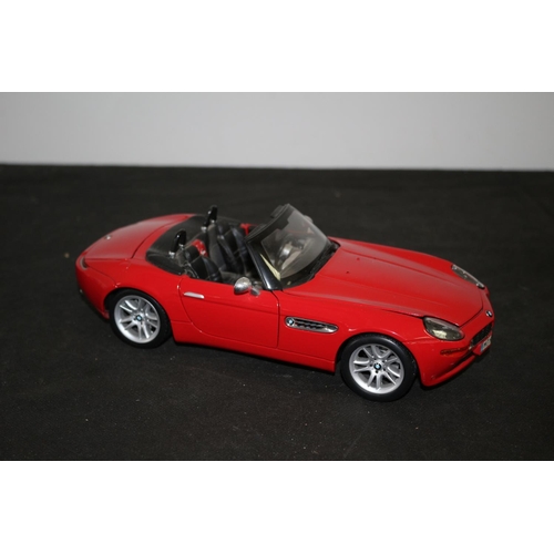 9 - Maestro BMW Z8 1:18 Diecast