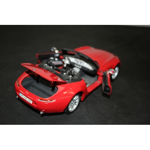 9 - Maestro BMW Z8 1:18 Diecast