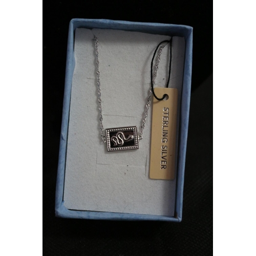 5 - 925 Cruse Pendant Necklace with Snake Design in Box