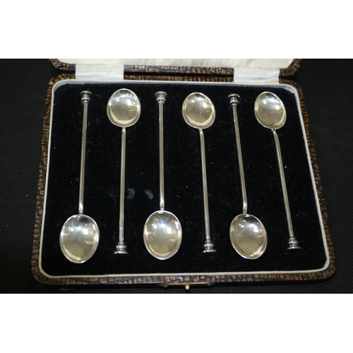 457 - 6 x Silver Teaspoons in Original Box