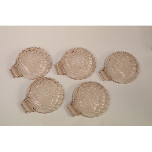 599 - Selection of Glass Shell dishes