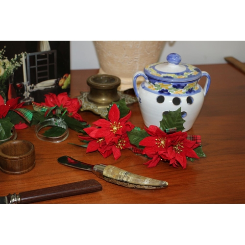 100 - A Lot for The Christmas Table Including Christmas Napkin Rings, Silver Plate Candlestick Plus More