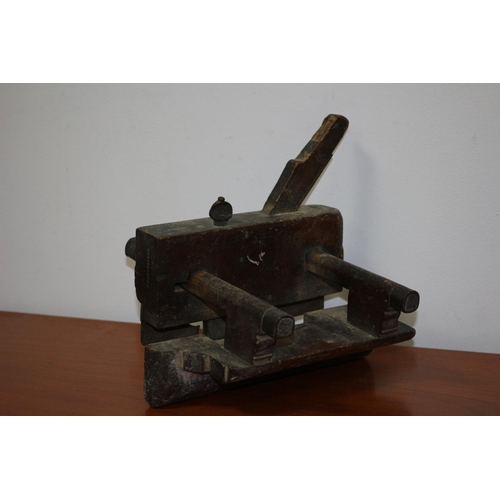 190 - Antique Edging Wood Plane with Guide