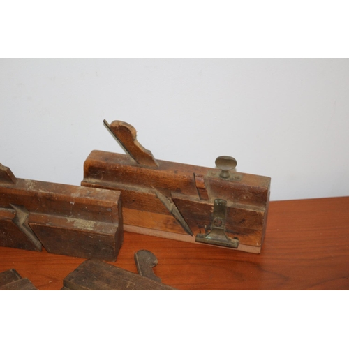 191 - 5 x Antique Wood Planes with Different Edging Blades