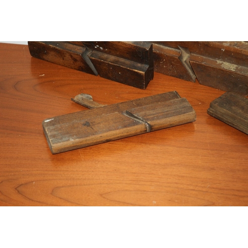 191 - 5 x Antique Wood Planes with Different Edging Blades