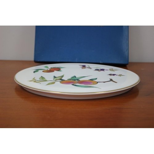 94 - A Boxed Royal Worcester Dish