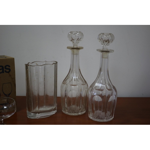 95 - A Boxed Set Of 6 Zwiesel Glasses, 2 Decanters and 8 Vases