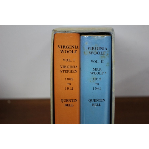 118 - The Hogarth Press - Virginia Woolf Volume. 1 plus 2 - Q. Bell