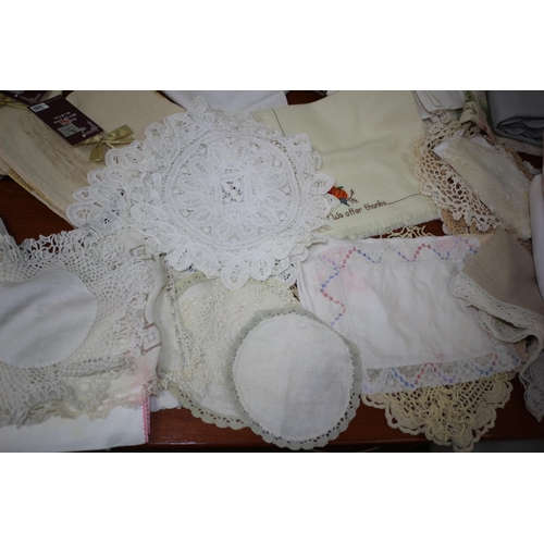 474 - Vintage and some brand new napkins, doilies and lace, table cloths