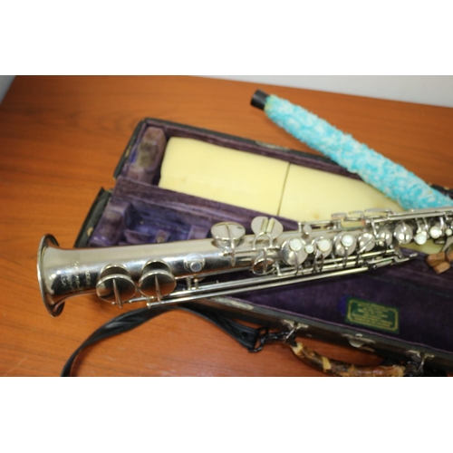 475 - Soprano Sax
Maker: CG Conn, Elkhart Indiana.
Serial: 1119954 S M178972 L
Patent: Dec 8 1914.
Two Mou... 