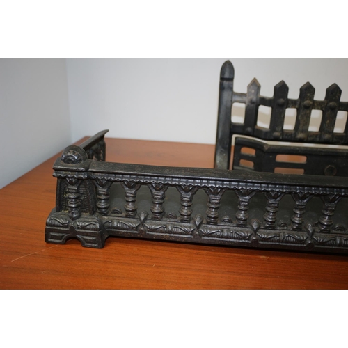 476 - Vintage Iron Metal Fire Grate and Guard