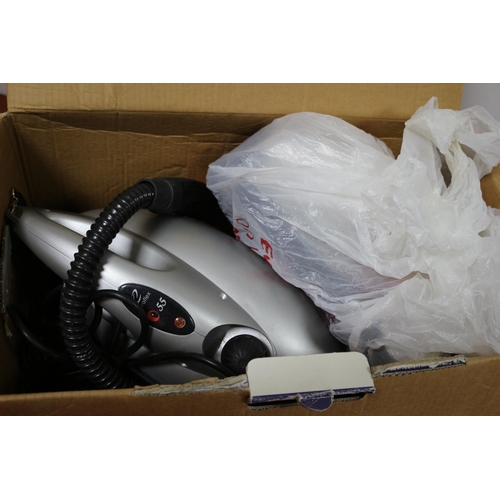 557 - Monster Steam Cleaner, working condition.