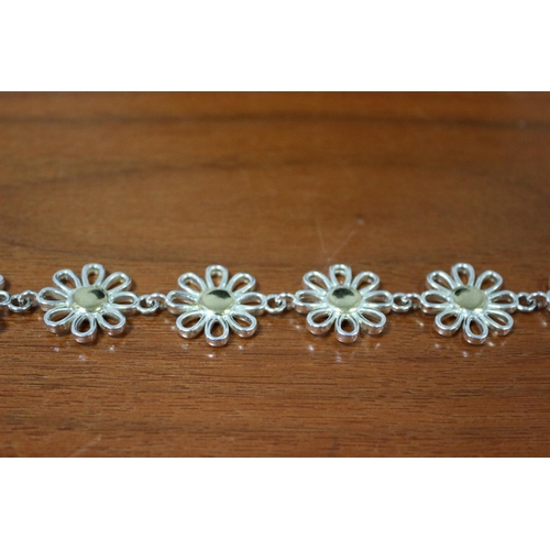 524 - Silver 925 flower bracelet