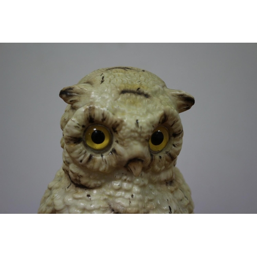 533 - Vintage ceramic owl with glass eyes