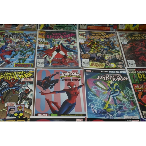 549 - 30 Marvel Comics including 'Spider Man, 'Hulk', 'Invaders', 'X-Men and others.