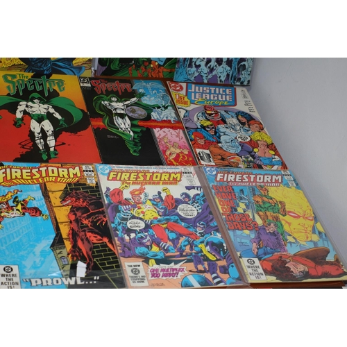 551 - 30 DC Comics including 'Spectre', 'Justice League' and 'Firestorm'.