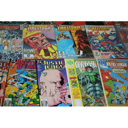 551 - 30 DC Comics including 'Spectre', 'Justice League' and 'Firestorm'.