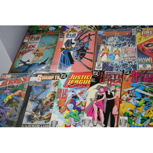 551 - 30 DC Comics including 'Spectre', 'Justice League' and 'Firestorm'.